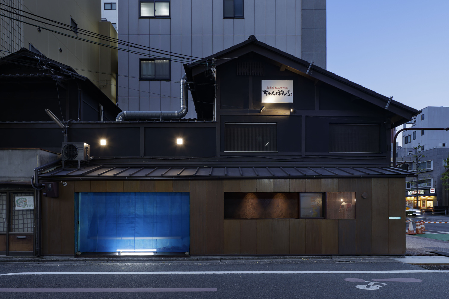日本,京都,咖啡厅设计案例,极简主义,街边店,10㎡,咖啡厅设计,G architects studio,咖啡店设计