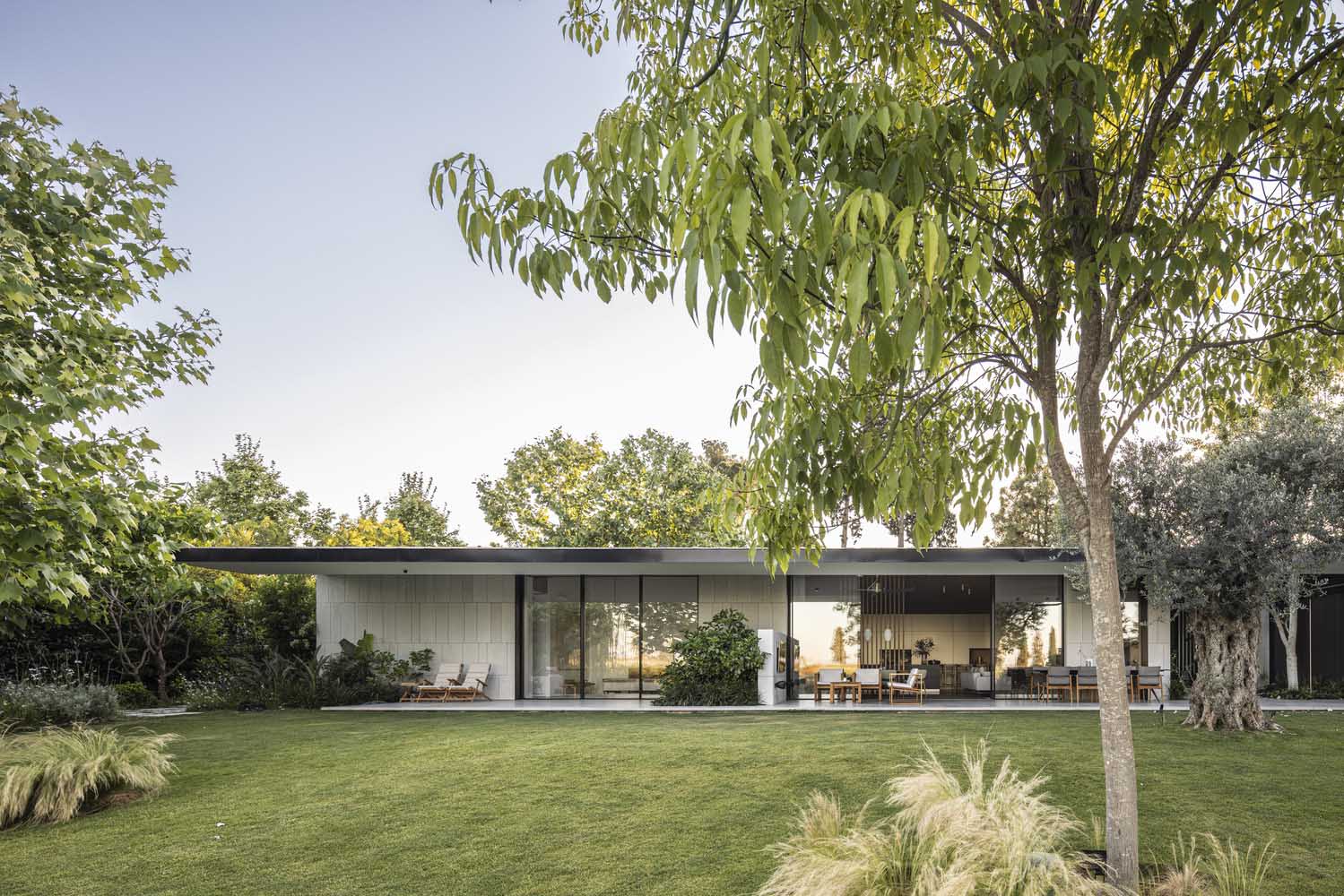 别墅设计,以色列,Ruth Packer Rona Levin Architects,原木色,别墅设计案例,别墅装修,平层别墅,别墅设计方案,400㎡