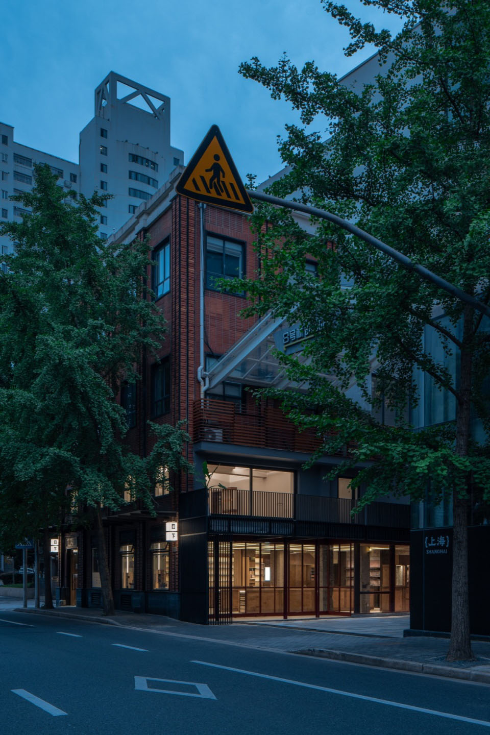 眼镜店设计,零售店设计,眼镜店设计案例,商店设计,零售店设计案例,零售店设计方案,上海,目下眼镜店,MAS芒果建筑设计
