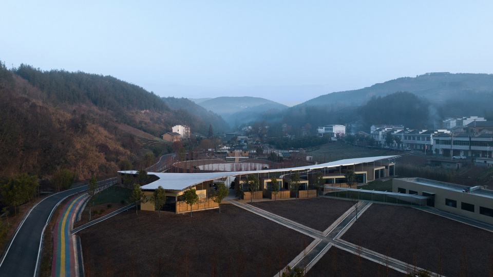 餐厅设计,休闲餐厅设计,乡村餐厅设计,餐厅设计案例,餐厅设计方案,餐厅装修,湖北,五福山水龙家宴餐厅,小写建筑事务所