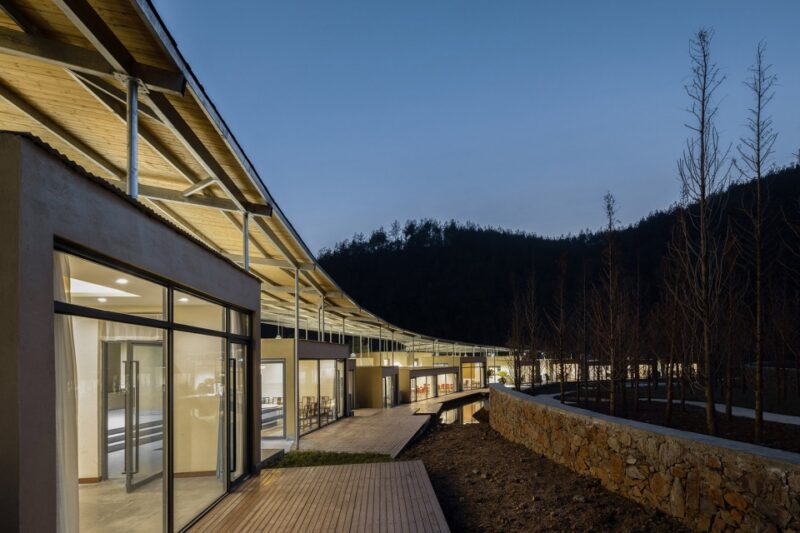 小写建筑事务所 | 湖北五福山水龙家宴餐厅