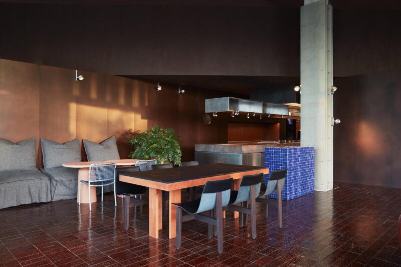 Bone Studio | 阿布扎比戏剧光影- Terra咖啡厅