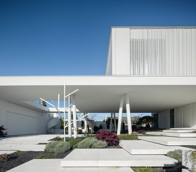 Risco Singular – Arquitectura | 340㎡，葡萄牙白色庭院别墅