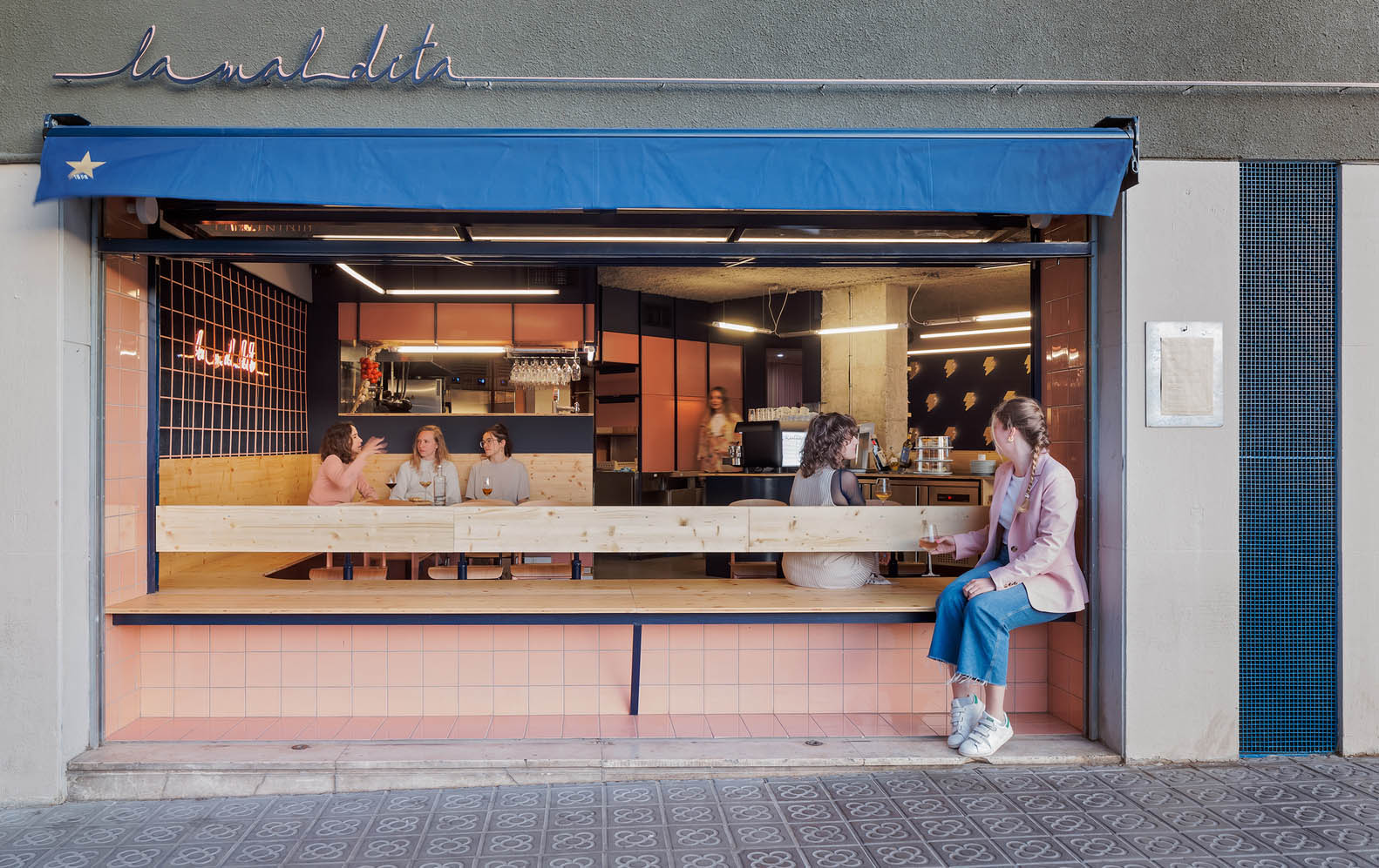 LoCa Studio,西班牙,咖啡厅设计方案,咖啡厅装修,餐厅设计,咖啡店设计,LaMalDita咖啡厅,65㎡,街边店