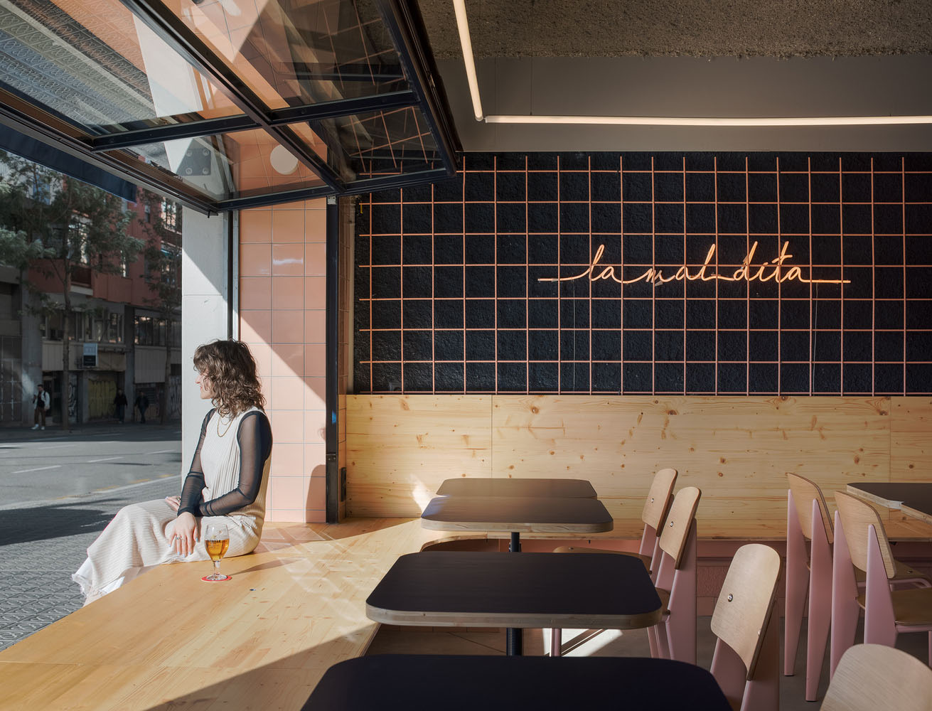 LoCa Studio,西班牙,咖啡厅设计方案,咖啡厅装修,餐厅设计,咖啡店设计,LaMalDita咖啡厅,65㎡,街边店