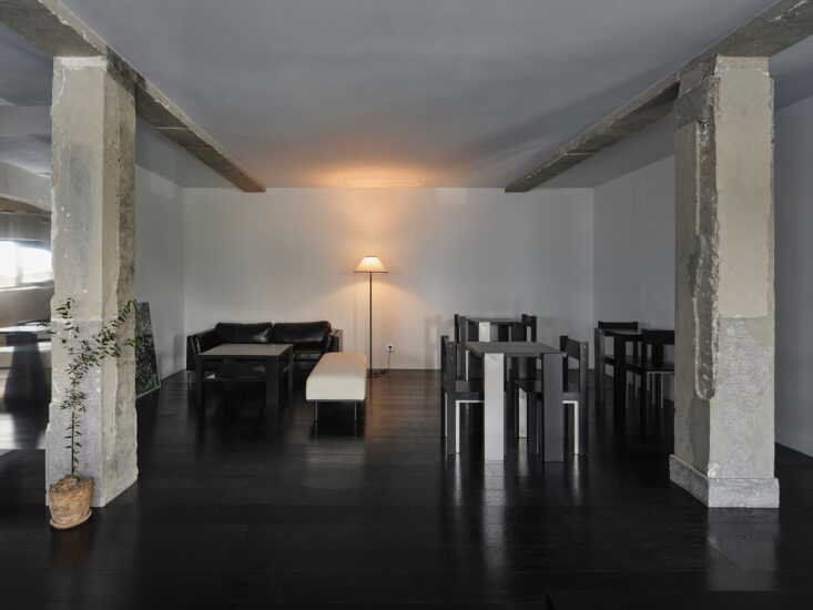 Sherpa | 148㎡，韩国水原Coldframe工业风咖啡厅