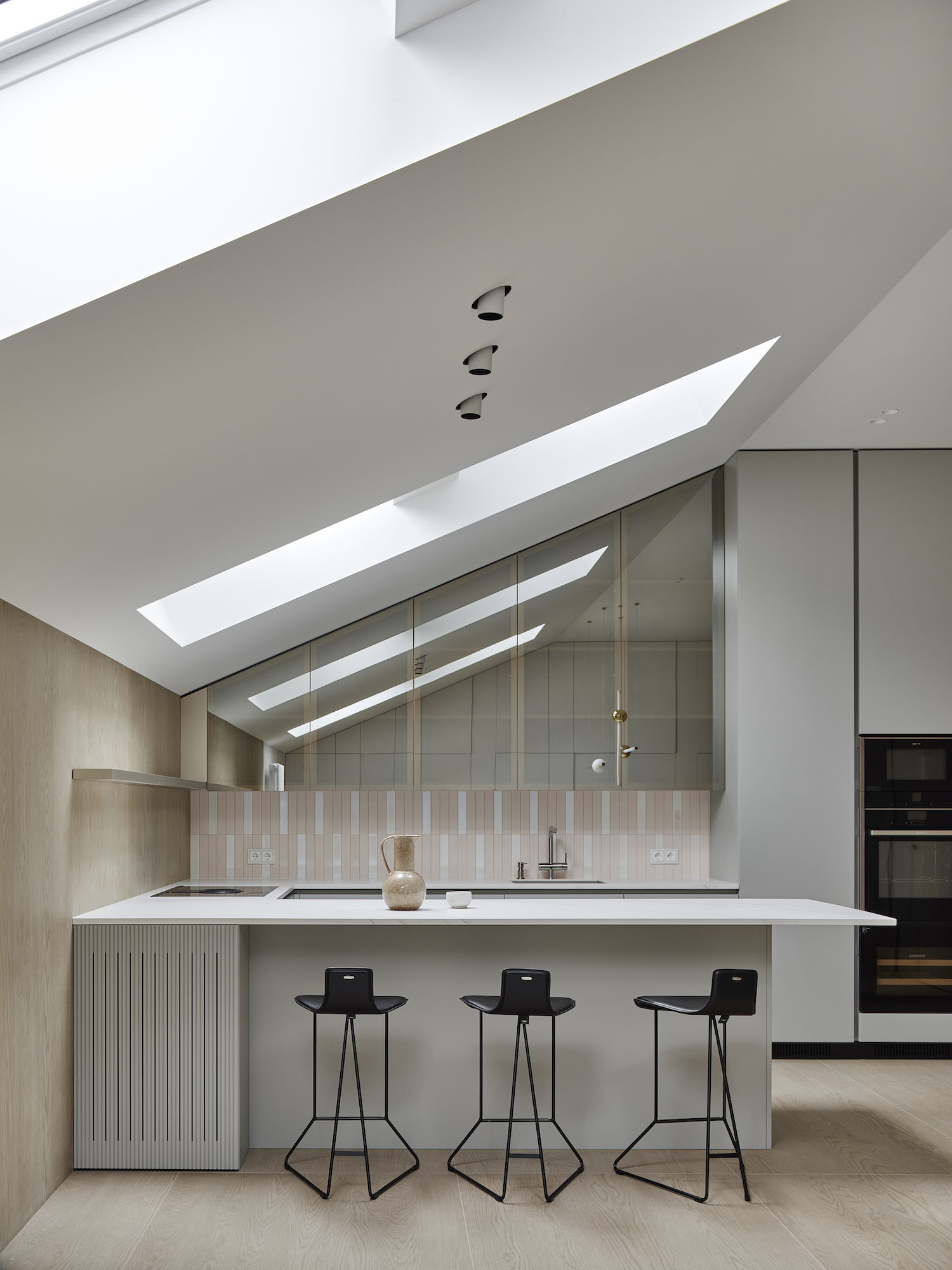 Famenka Design,260㎡,白俄罗斯,阁楼装修,极简主义,阁楼设计案例,阁楼公寓,顶层公寓