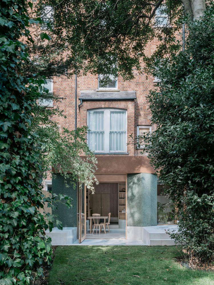 ConForm Architects,别墅设计,97㎡,英国,伦敦,别墅设计案例,别墅设计方案,庭院改造,水磨石