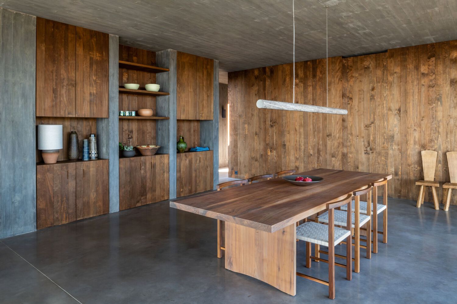 别墅设计,gonçalobonniz arquitectos,500㎡,别墅设计案例,别墅设计方案,别墅装修,野兽派风格,葡萄牙,景观别墅,木模混凝土