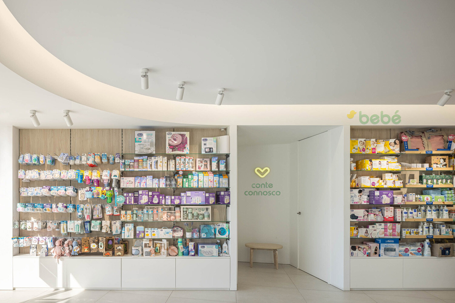 Tsou Arquitectos,278㎡,社区药店,创意药店,葡萄牙,药店设计