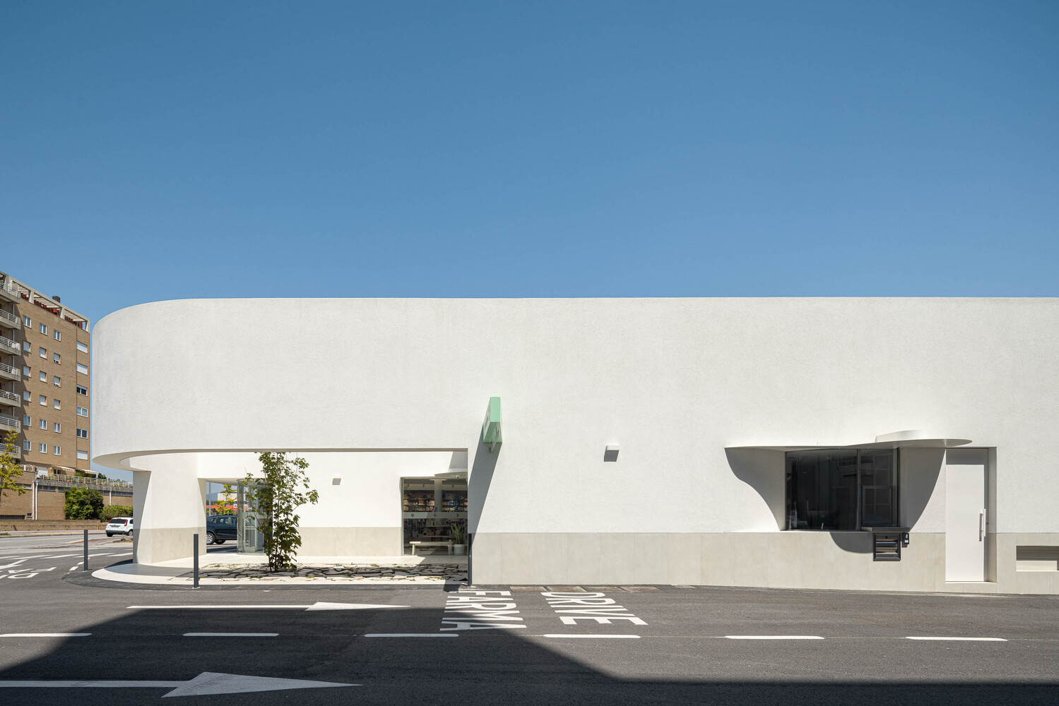 Tsou Arquitectos,278㎡,社区药店,创意药店,葡萄牙,药店设计