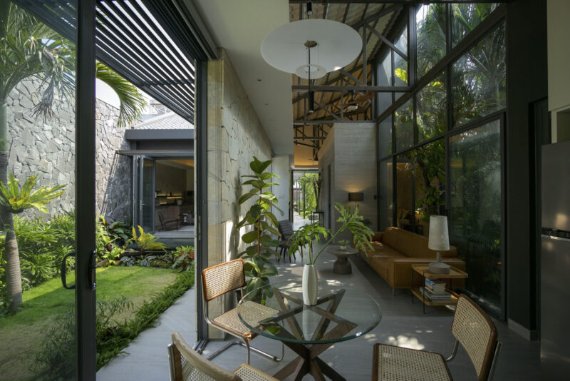 KCONCEPT + KOHARCHITECTS | 210㎡，越南藩切市绿植景观别墅