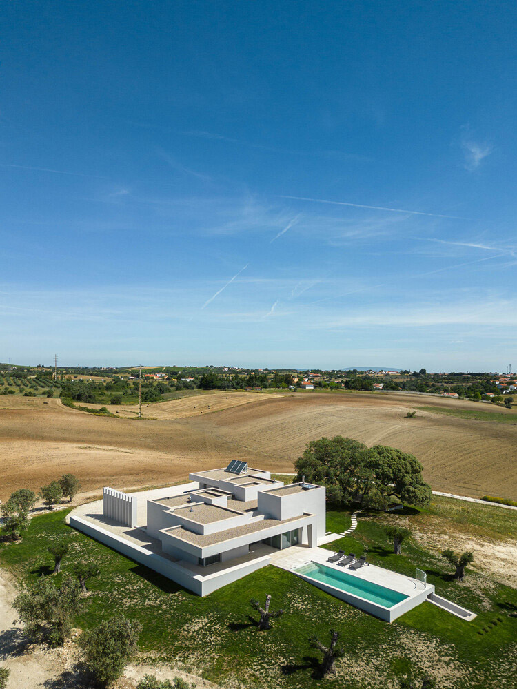 dp Arquitectos,别墅设计,260㎡,葡萄牙,罗梅拉,别墅设计案例,别墅设计方案,景观别墅,山顶别墅