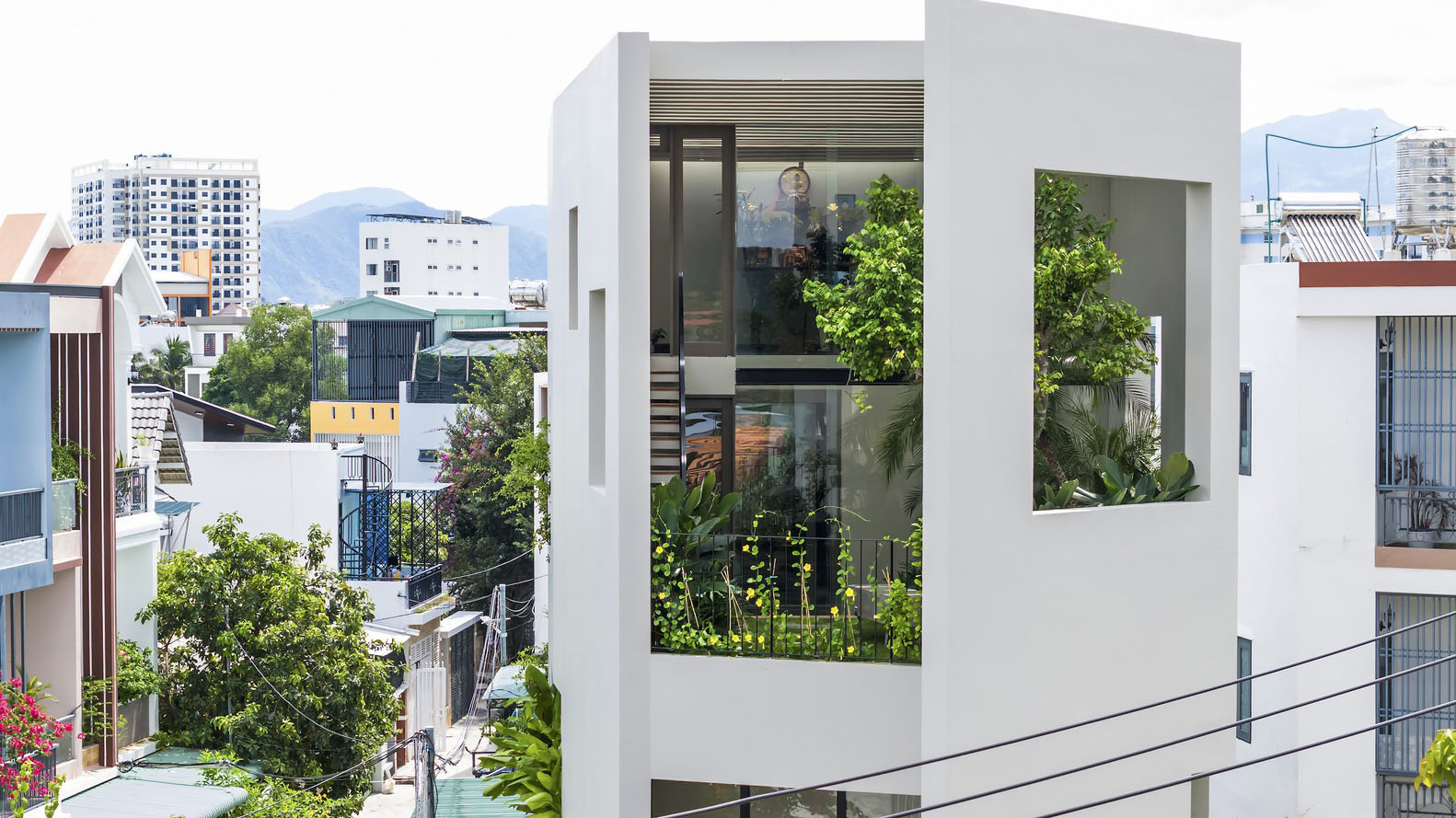 住宅设计,Pham Huu Son Architects,越南,别墅设计案例,住宅设计方案,芽庄,400㎡,别墅设计,联排别墅