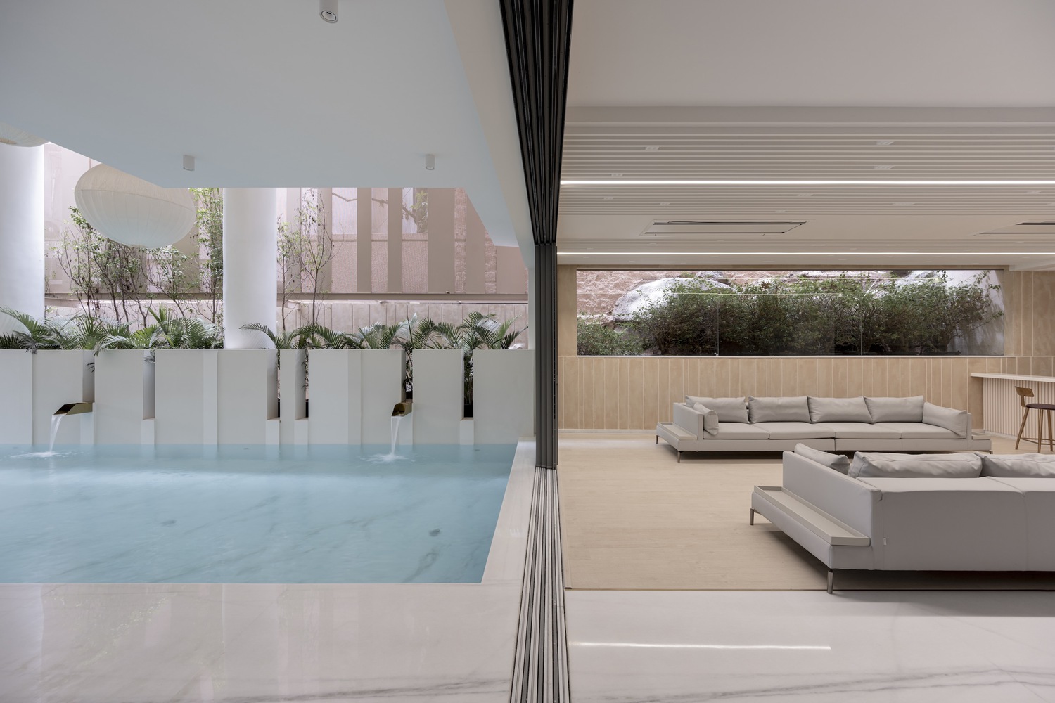 Spacefiction Studio,印度,别墅设计案例,别墅设计,2500㎡,别墅装修效果图,别墅旋转楼梯,现代风格别墅,度假别墅