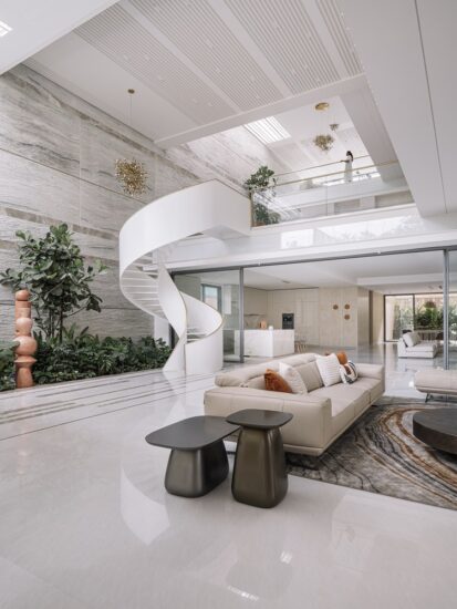 Spacefiction Studio | 2500㎡，印度大空间尺度高端观景别墅