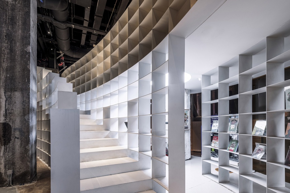 书店设计,书店改造,高炉改造书店,书店零售店设计,书店设计案例,书店设计方案,艺术书店设计,北京高炉中的书店全民畅读,北京,hyperSity 殊至建筑