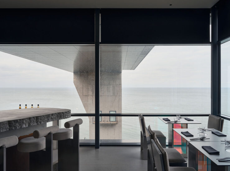 Line Design Studio | 加里宁格勒东方美食酒吧餐厅