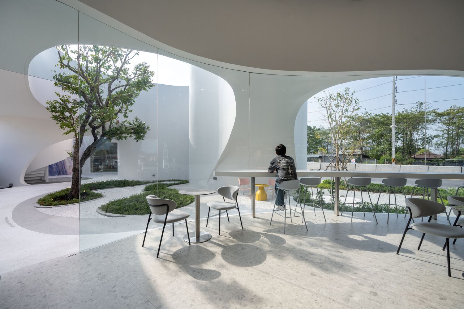 Unknown Surface Studio,咖啡厅设计案例,咖啡店设计,泰国,曲线美学,400㎡,Uncloud Coffee,咖啡厅设计,网红咖啡厅,创意咖啡店