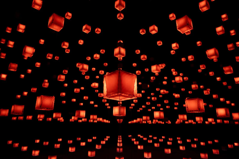 Preciosa Lighting 宝仕奥莎照明 x 2024米兰设计周 | 像素灯光矩阵 – 光、音乐与怀旧