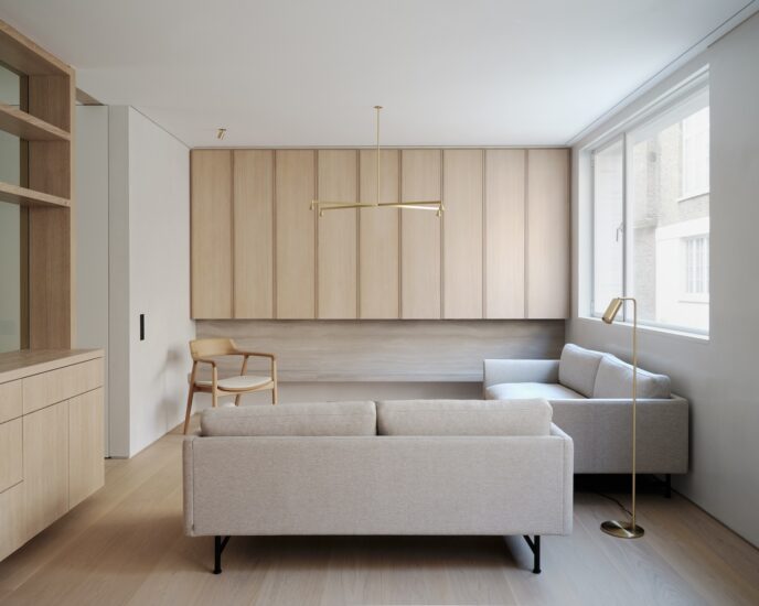 Ampuero Yutronic | 英国伦敦白色+原木色极简主义住宅改造