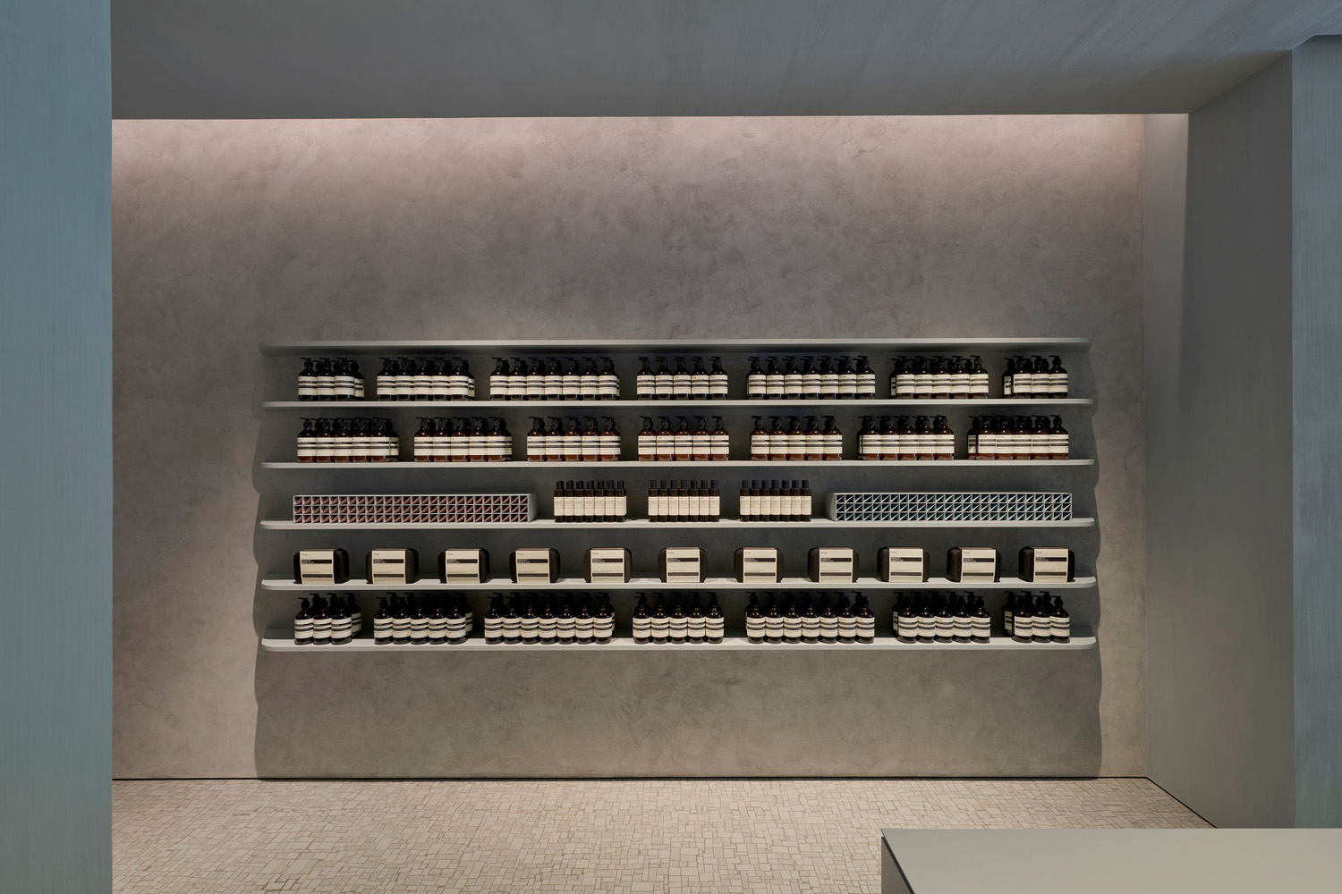 MLKK Studio,Aesop,零售店设计,护肤品零售店,零售店设计方案,零售店设计案例,香港,极简风格,店铺设计,铜锣湾,铜锣湾Fashion Walk
