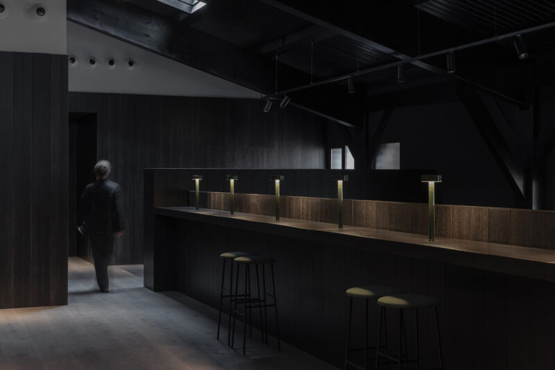 Francesc Rifé Studio | 西班牙塞尼塞罗酷黑极简酒吧-Tritium Winery