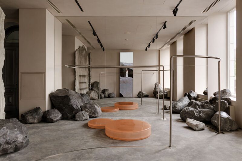 Balbek bureau | 417㎡， 波兰华沙Milla Nova婚纱精品店