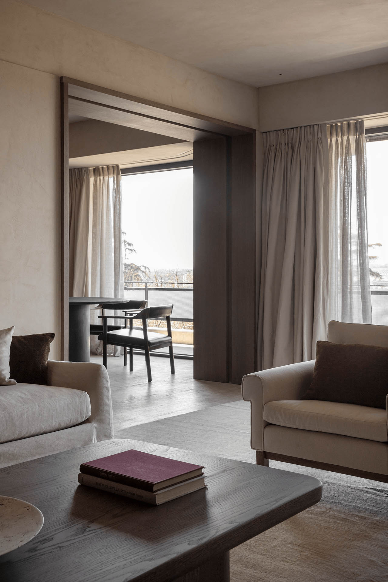 OOAA Architecture,住宅设计,住宅设计案例,大平层设计方案,西班牙,马德里,极简风格,侘寂,极简主义,Wabi-sabi