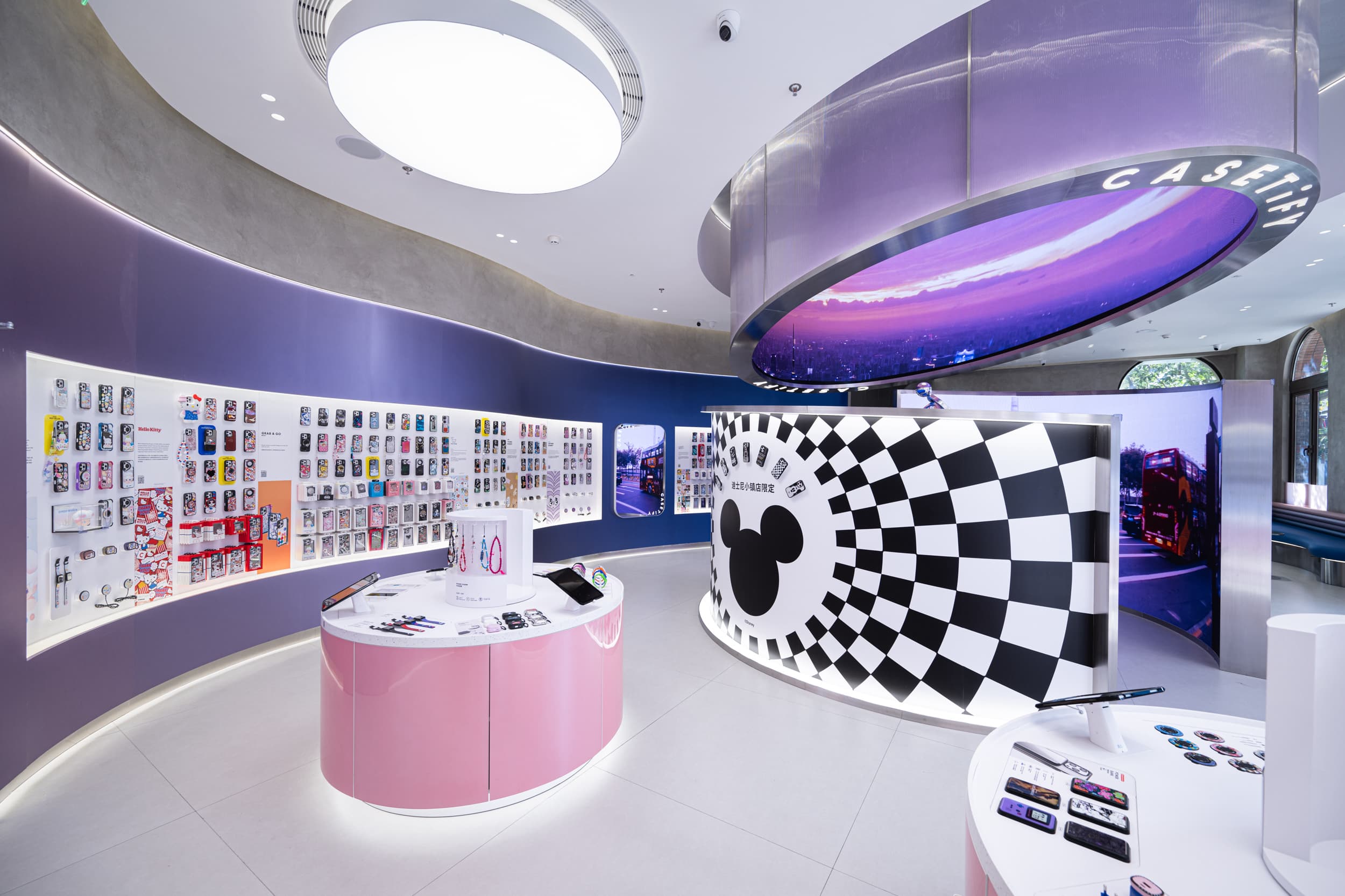 零售店设计,创意零售店,商店设计,主题零售店设计,趣味零售店,手机壳零售店,零售店设计案例,零售店设计方案,CASETiFY STUDiO上海迪士尼小镇店,上海,hcreates罕创建筑设计