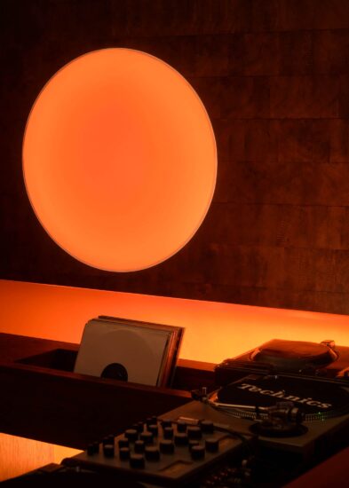 EBBA Architects | 伦敦Space Talk listening音乐酒吧