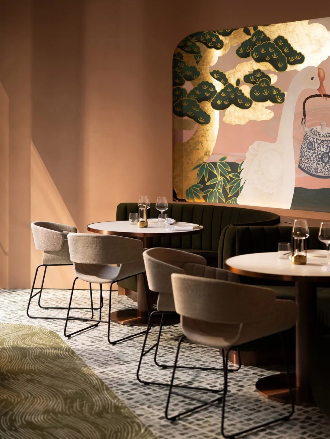 餐厅设计,休闲餐厅设计,餐厅设计案例,餐厅设计方案,烧鹅餐厅设计,港式餐厅设计,香港烧鹅餐厅,高端餐厅设计,香港,香港太古坊Yung's Bistro 鏞鏞·艺尝馆餐厅,Lim+Lu林子设计