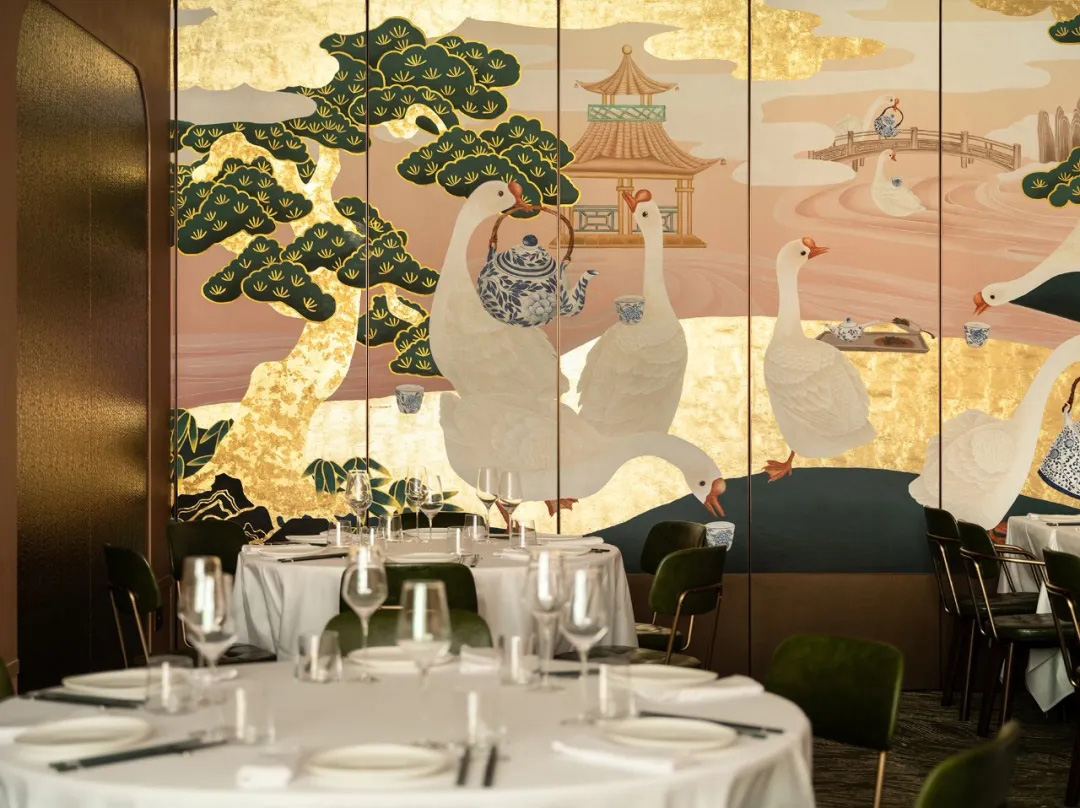 餐厅设计,休闲餐厅设计,餐厅设计案例,餐厅设计方案,烧鹅餐厅设计,港式餐厅设计,香港烧鹅餐厅,高端餐厅设计,香港,香港太古坊Yung's Bistro 鏞鏞·艺尝馆餐厅,Lim+Lu林子设计