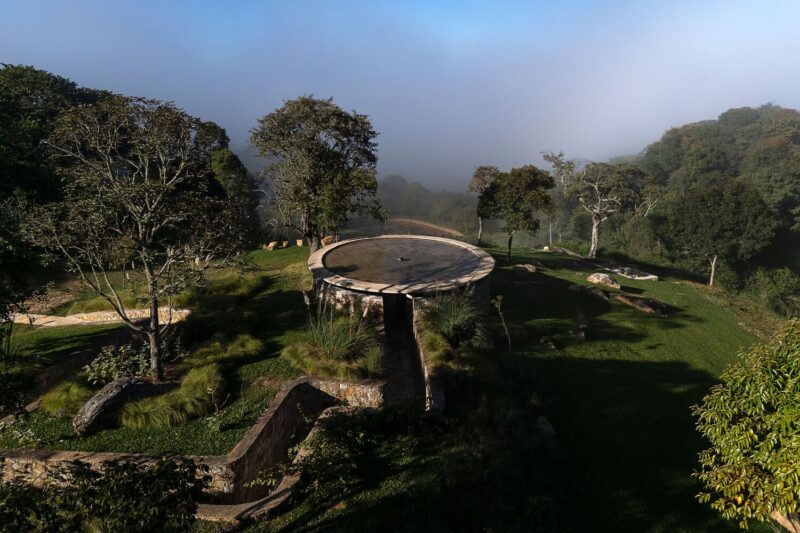 MACh Arquitetos | 巴西若瑟山脚下圆形小教堂