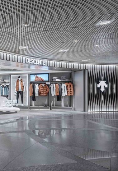 STILL YOUNG尚洋艺术 | DESCENTE迪桑特香港海港城店