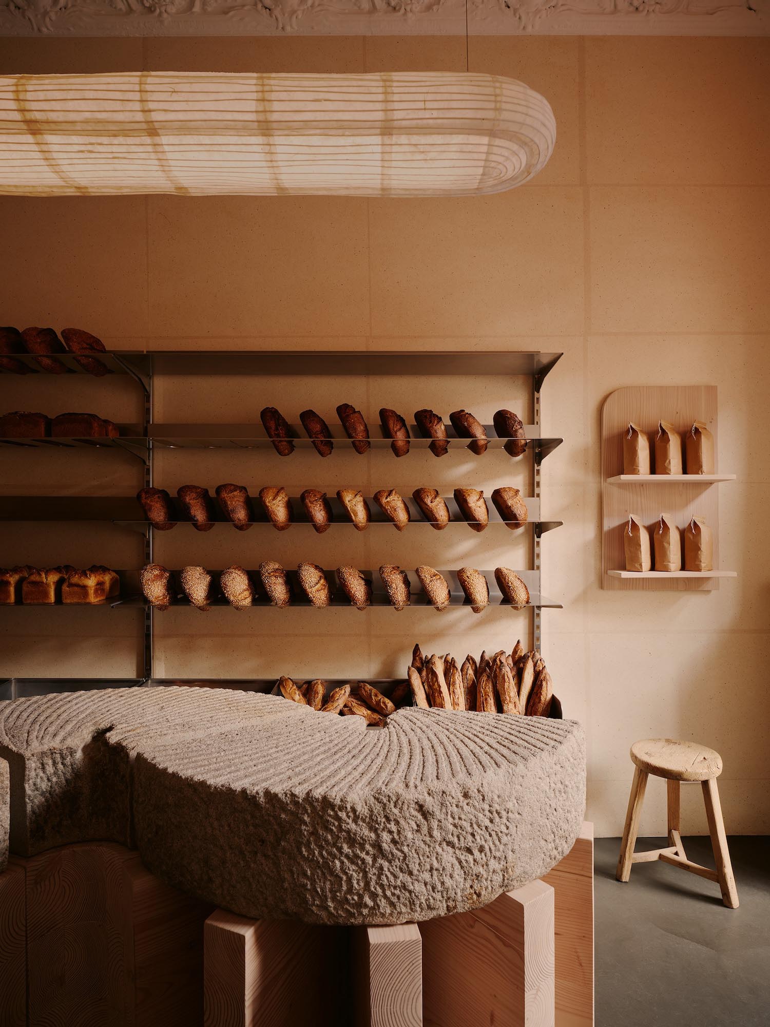 面包店设计,烘焙店设计,Studio Michael Burman,德国,面包店设计案例,面包店设计方案,柏林,极简主义面包店,bakery