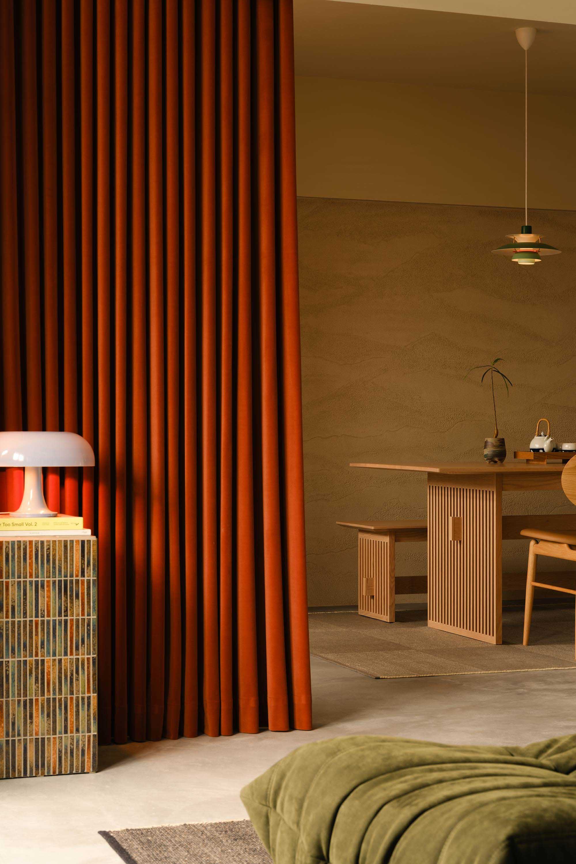 Authors,新加坡,公寓设计,公寓设计案例,公寓改造,中古风,新加坡组屋改造