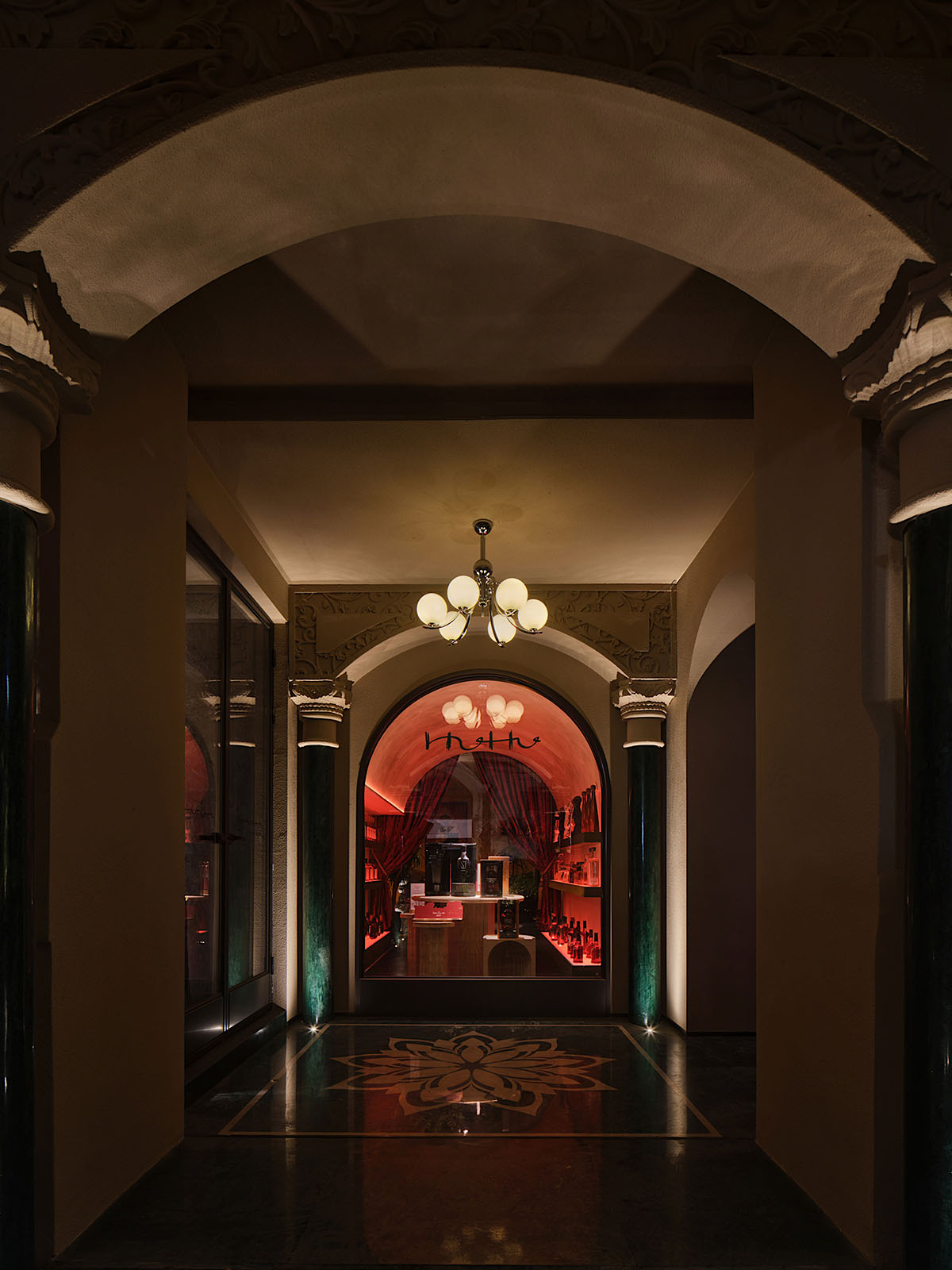 水烟馆设计,异域风情水烟馆,酒吧设计,酒餐吧设计,主题酒吧设计,异域风情酒吧空间,酒吧设计案例,酒吧设计方案,武汉呼呼HuHu ShiSha Bar,武汉,YaoDesign 耀设计