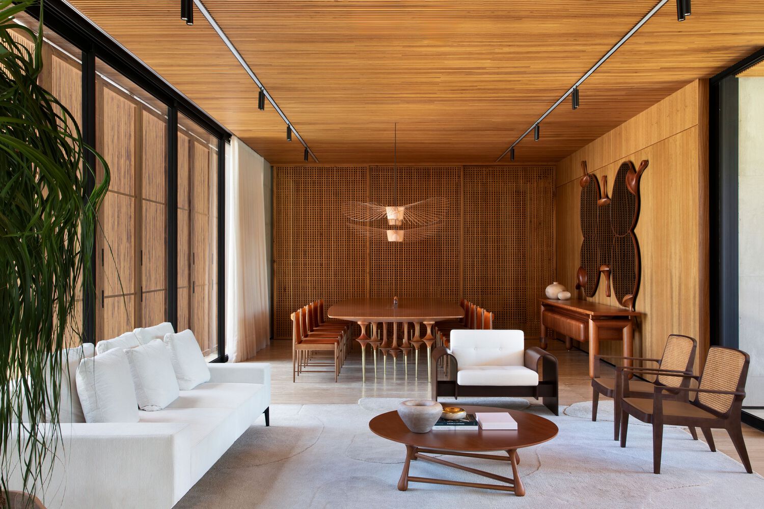 别墅设计,Leo Romano,原木风别墅,别墅设计案例,别墅设计方案,巴西,极简主义,极简风格别墅,景观别墅