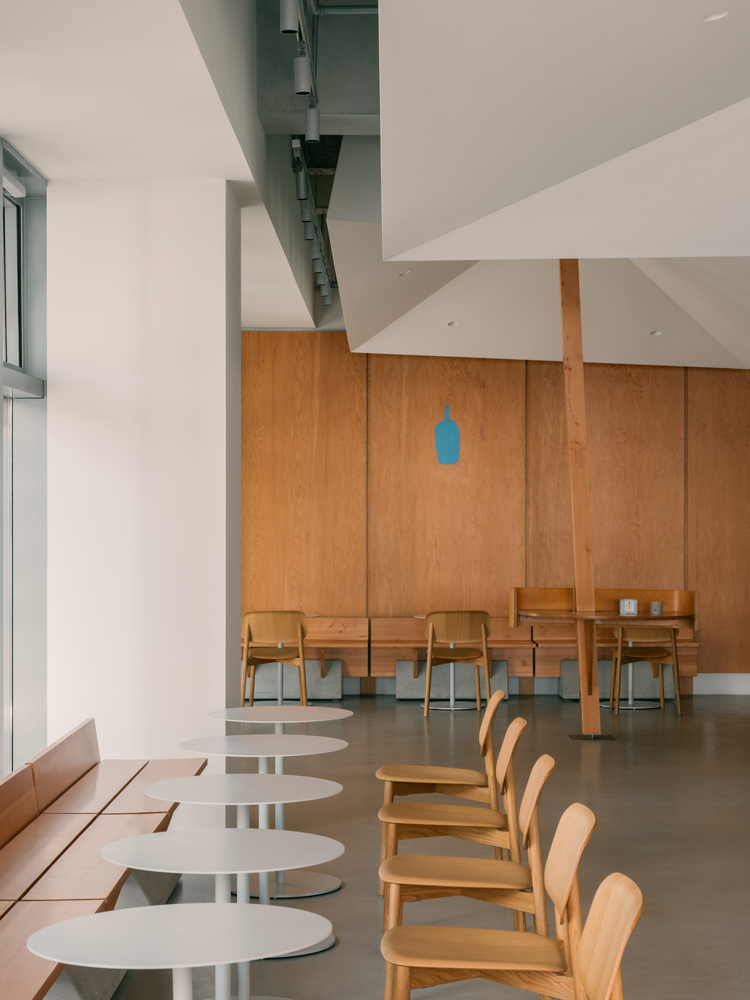 西涛设计工作室,咖啡厅设计案例,咖啡店设计,上海,小蓝瓶咖啡,BLUE BOTTLE COFFEE,咖啡厅设计,小蓝瓶咖啡店设计案例,网红咖啡厅,创意咖啡店,上海西岸梦中心,atelier tao+c