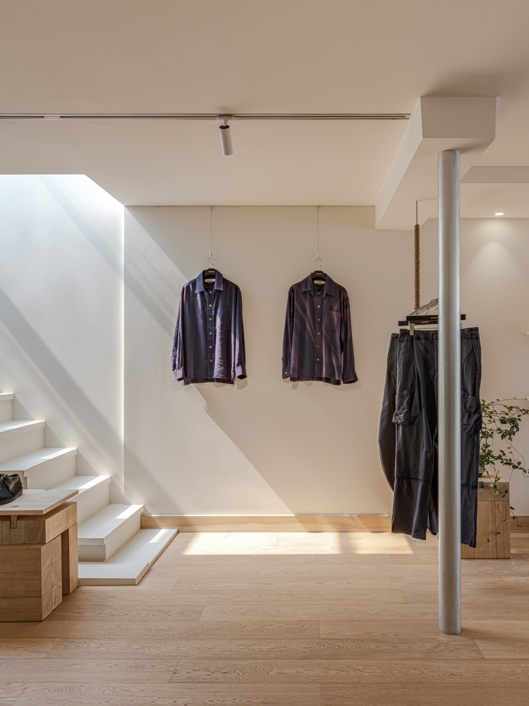 服装店设计,零售店设计,one-aftr,服装店设计案例,服装店设计方案,创意零售店设计,韩国,首尔,旗舰店,极简风格零售店,男装旗舰店,JiyongKim男装旗舰店