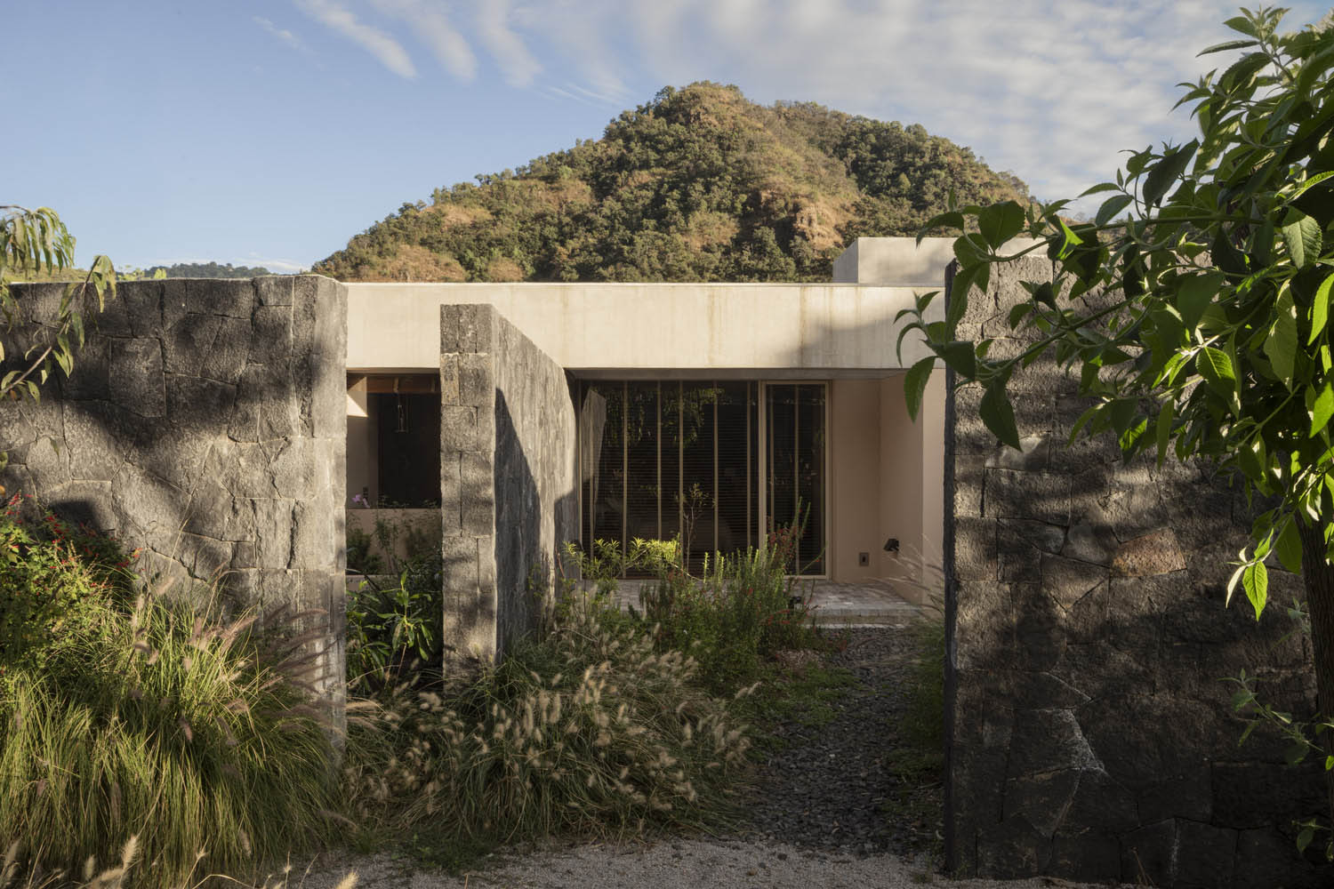 别墅设计,极简主义别墅,极简风格别墅,别墅设计案例,别墅设计方案,Oioioi,平层别墅,极简风格,墨西哥