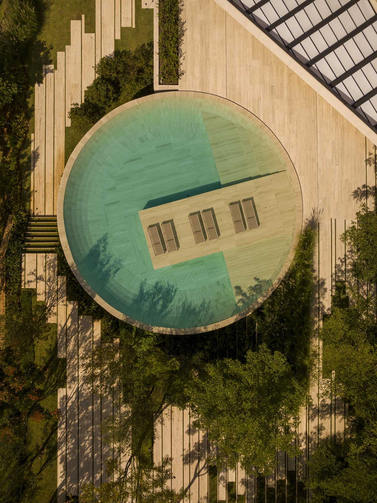 别墅设计,别墅设计案例,别墅设计方案,Passarelli Arquitetos,开放式别墅,巴西,极简主义,原木色