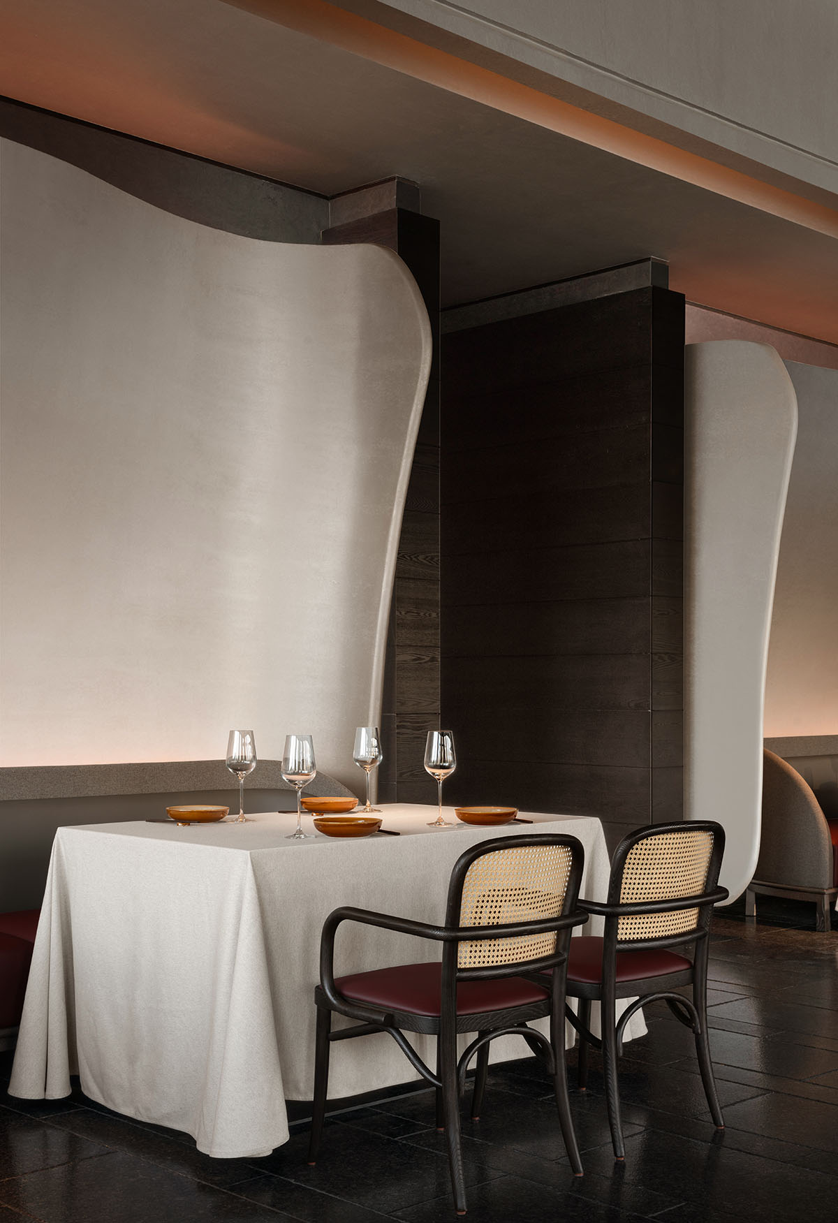 餐厅设计,饺子餐厅设计,高档餐厅设计,餐厅设计案例,餐厅设计方案,餐厅装修,休闲餐厅设计,西安万象城饺满上品：水饺也疯狂-策略餐饮,西安,IN.X屋里门外设计,吴为