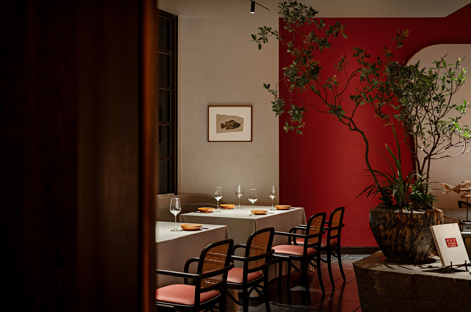 餐厅设计,饺子餐厅设计,高档餐厅设计,餐厅设计案例,餐厅设计方案,餐厅装修,休闲餐厅设计,西安万象城饺满上品：水饺也疯狂-策略餐饮,西安,IN.X屋里门外设计,吴为