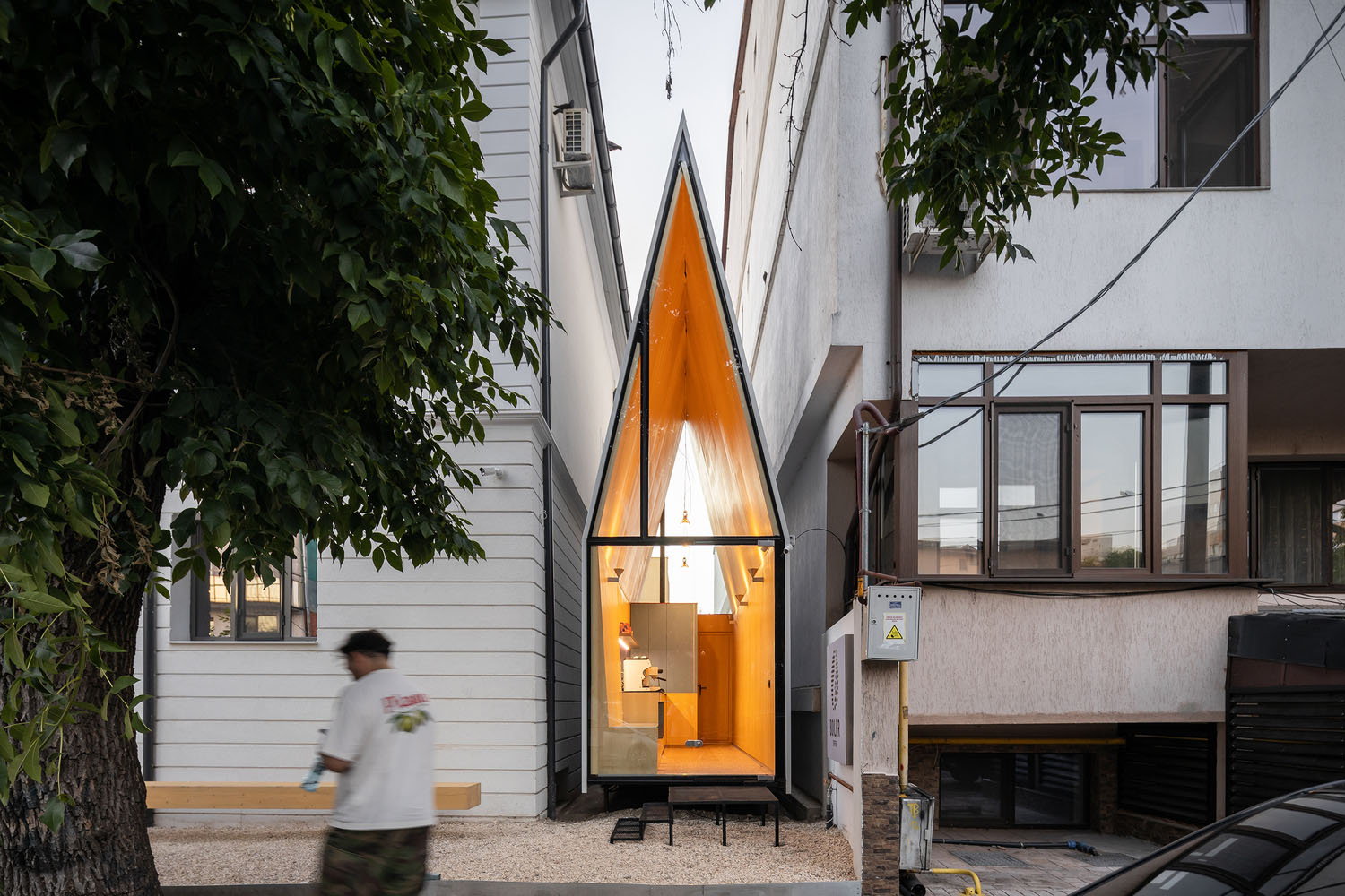 咖啡厅设计,咖啡厅设计案例,咖啡店设计,咖啡厅设计方案,Vinklu,罗马尼亚,街边咖啡店,加勒斯特,小教堂咖啡厅