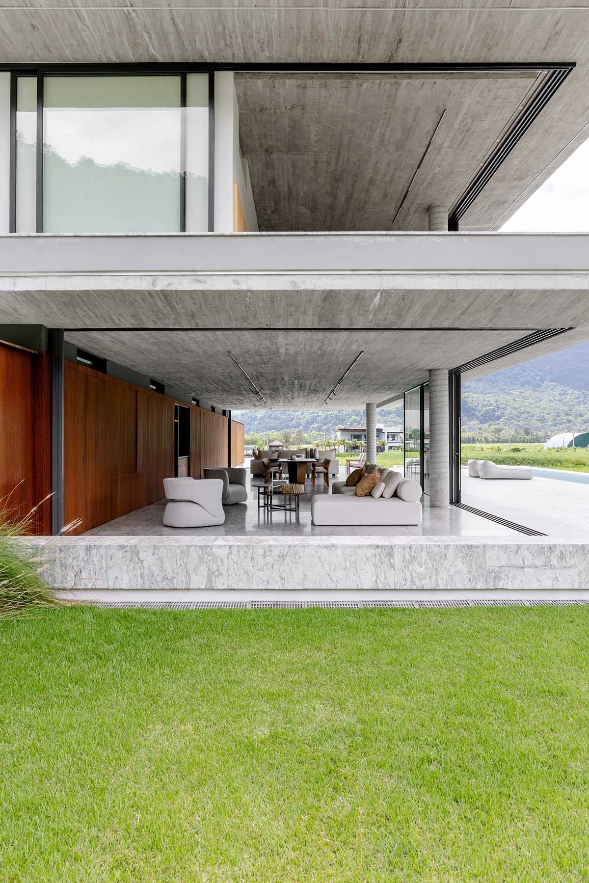 Gabriela Casagrande,别墅设计,开放式别墅设计,别墅设计案例,别墅装修,现代风格别墅设计,巴西,景观别墅