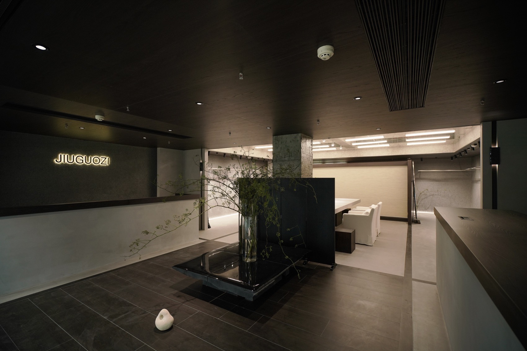 服装店设计,街边服装店,服装店档口改造,服装店设计案例,服装店设计方案,服装零售店,零售店设计,武汉九果子服装店,武汉,向生设计事务所