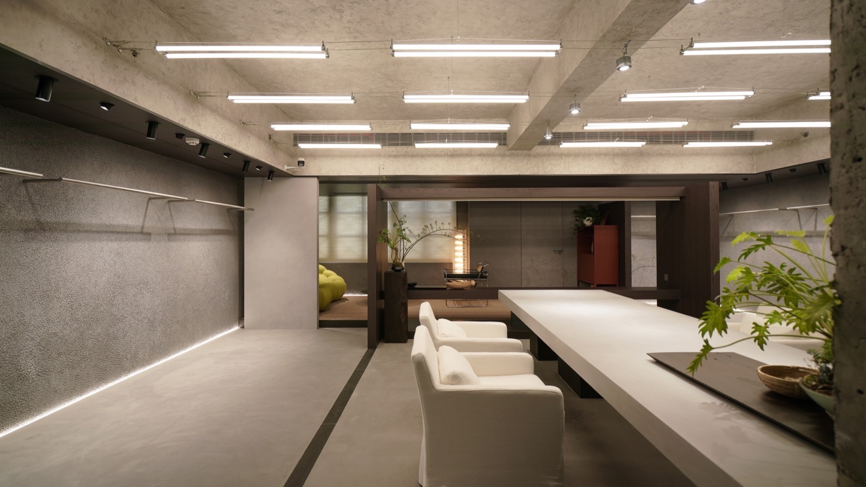 服装店设计,街边服装店,服装店档口改造,服装店设计案例,服装店设计方案,服装零售店,零售店设计,武汉九果子服装店,武汉,向生设计事务所