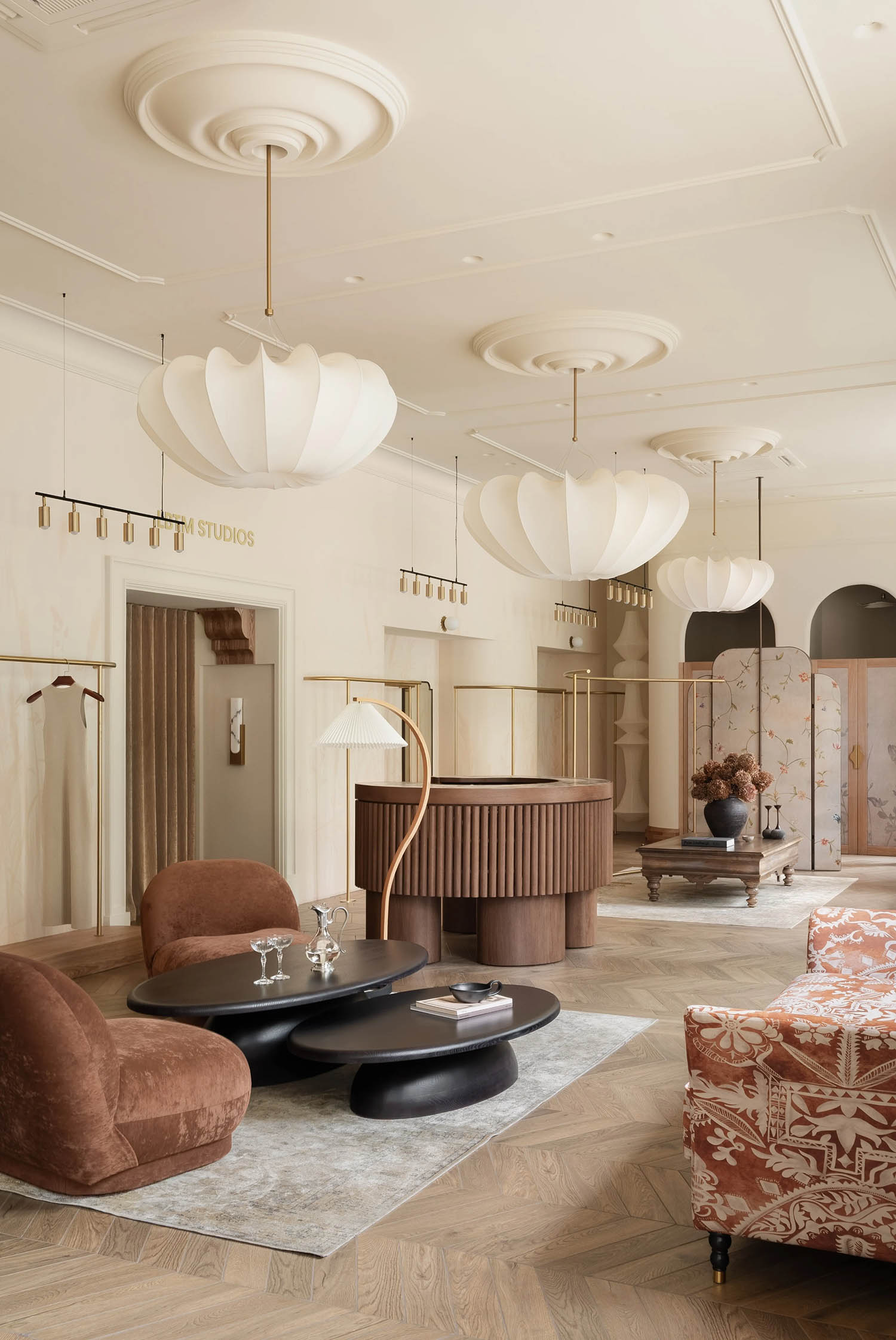 零售店设计,服装店设计,HE.D group,服装零售店,乌克兰,服装店设计案例,服装店设计方案,基辅,女装精品店,服装精品店,Love by the Moon